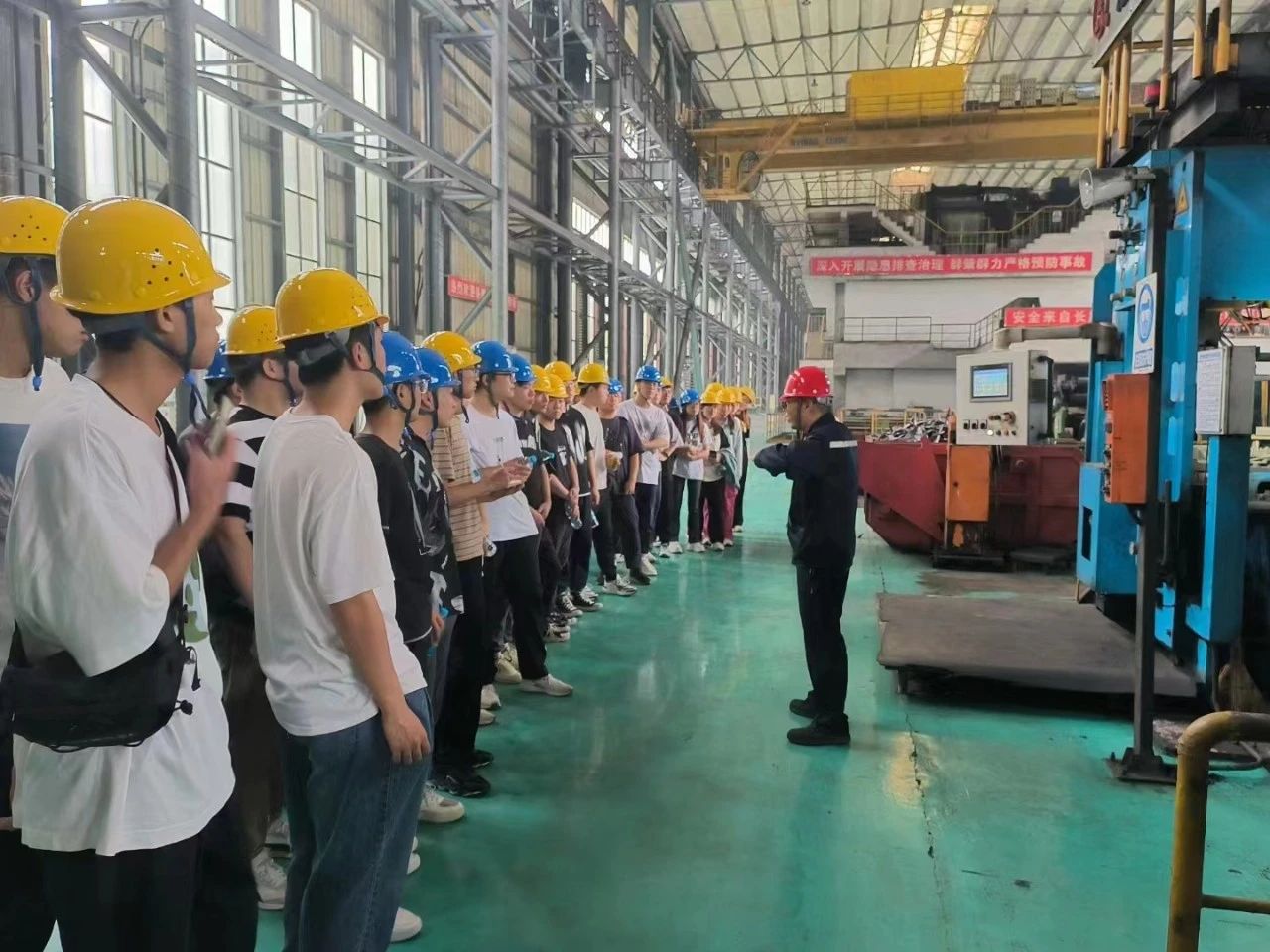 北华航天工业学院师生走进NG娱乐企业